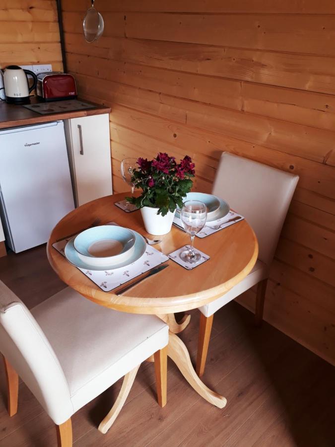 Country Bumpkin - Romantic Couples Stay In Oakhill Cabin Luaran gambar