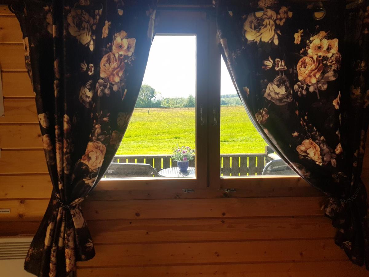 Country Bumpkin - Romantic Couples Stay In Oakhill Cabin Luaran gambar