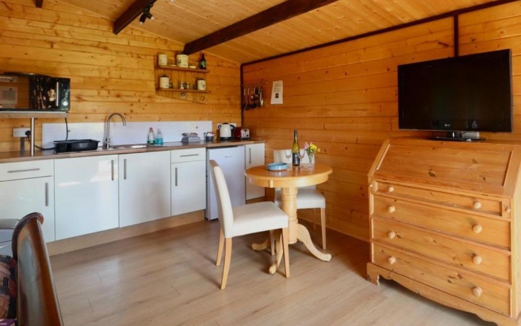 Country Bumpkin - Romantic Couples Stay In Oakhill Cabin Luaran gambar